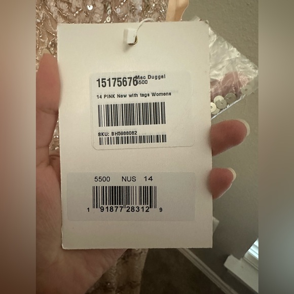 NWT | Mac Duggal Embellished Bateau Neck Cap Sleeve Gown Style 5500 | Size 14 - Picture 5 of 9